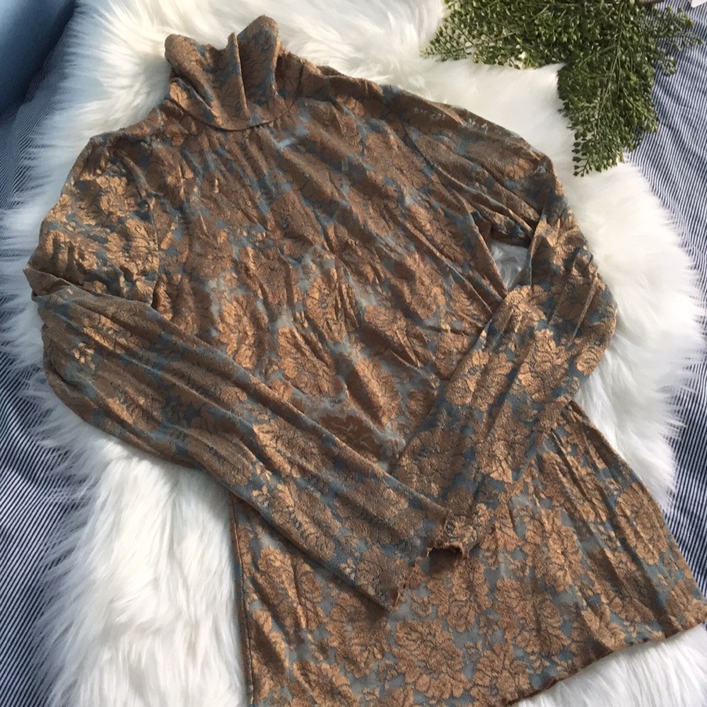 💥NWT!  Floral Lace Lined Long sleeve Top